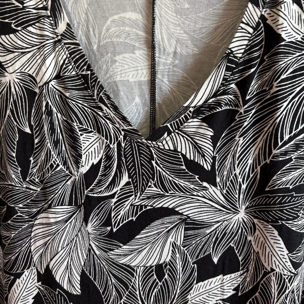 Lane Bryant Black and White Leaf Print Blouse - Picture 4 of 6